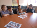 «Мир под прицелом»